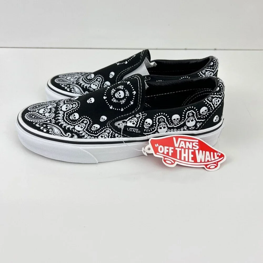 Vans Classic Slip-On Black Bandana Skull  Shoes Sneakers Kids 3.5 W 5 - Picture 4 of 9